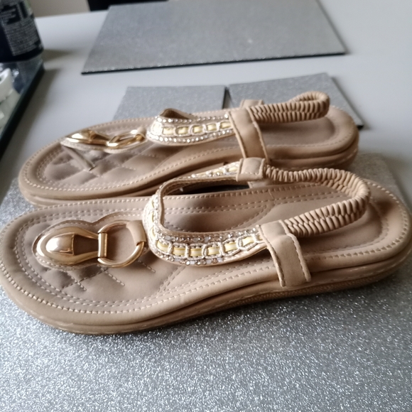 Sandels - Picture 2 of 2